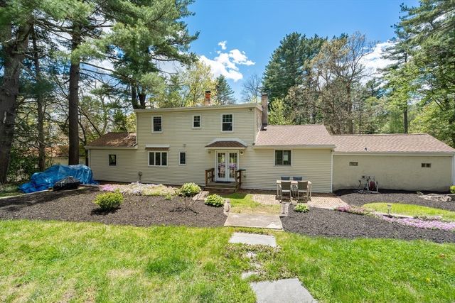 90 Wood St, Hopkinton, MA 01748