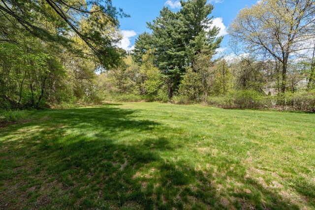 90 Wood St, Hopkinton, MA 01748
