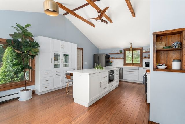 90 Wood St, Hopkinton, MA 01748