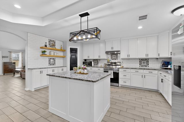 6035 County Road 302, Grandview, TX 76050