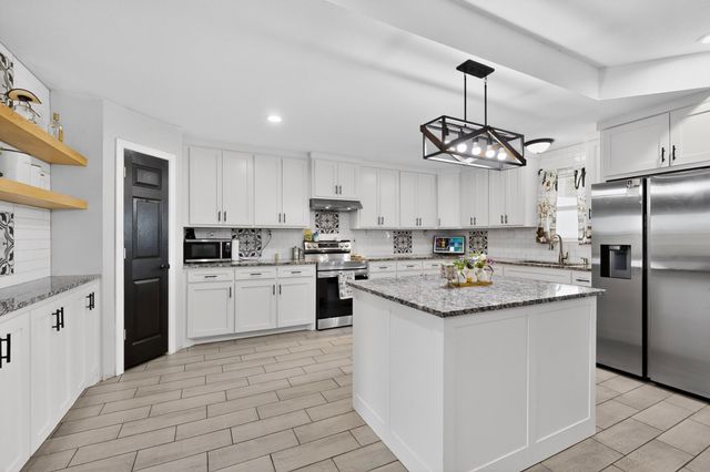 6035 County Road 302, Grandview, TX 76050