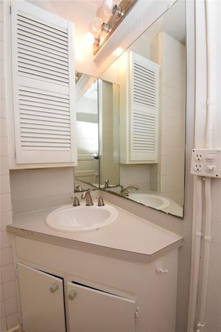 407 E 30th ST A, Austin, TX 78705