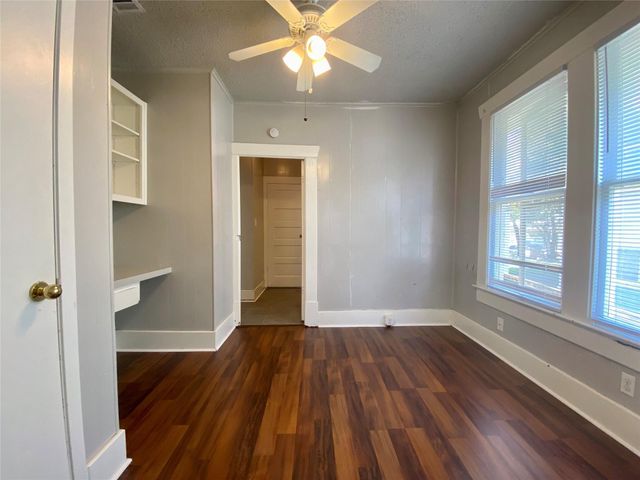 407 E 30th ST A, Austin, TX 78705