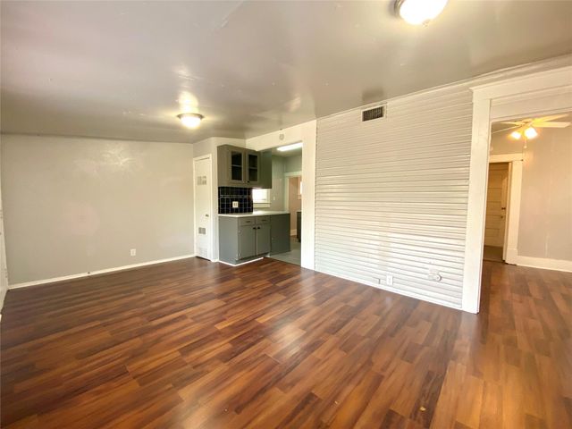 407 E 30th ST A, Austin, TX 78705