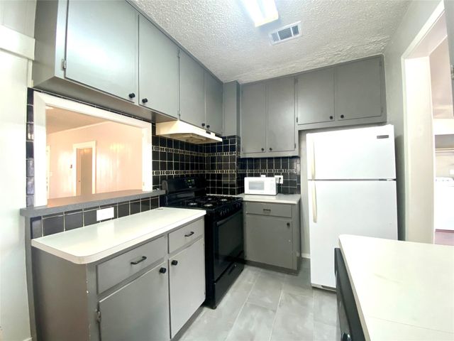 407 E 30th ST A, Austin, TX 78705