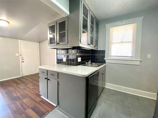 407 E 30th ST A, Austin, TX 78705