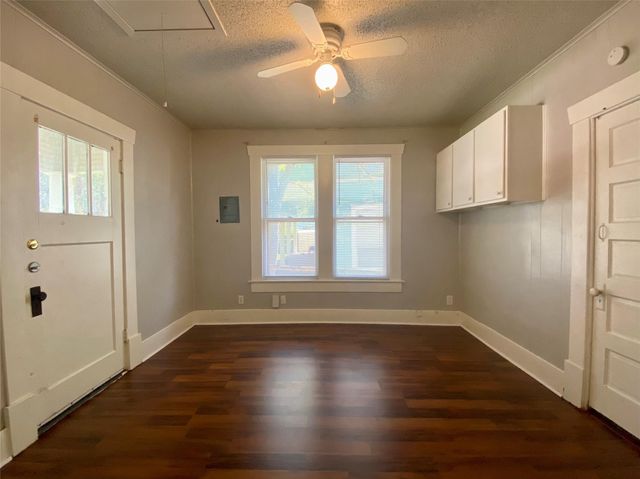 407 E 30th ST A, Austin, TX 78705