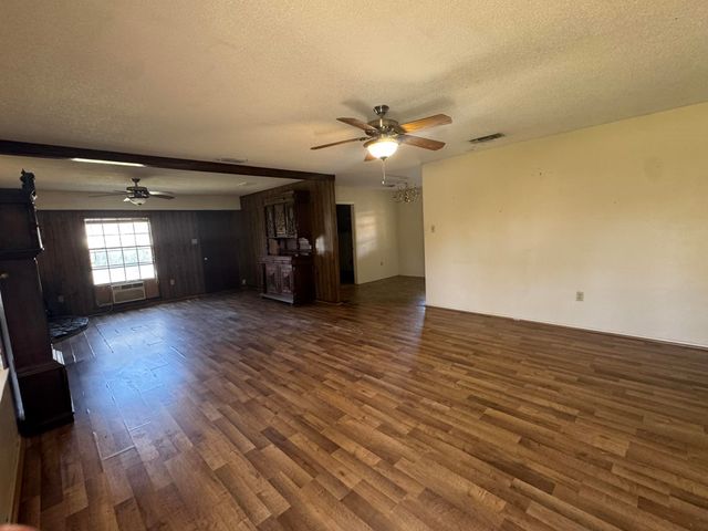 513 Laurel Ln, Hallsville, TX 75650