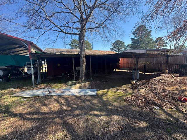 513 Laurel Ln, Hallsville, TX 75650