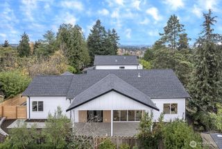 10811 24th Avenue NE, Seattle, WA 98125