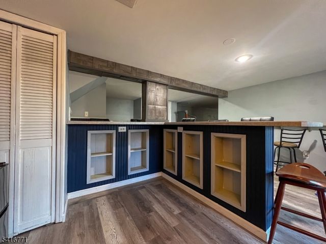 18 Hover Dr, Mount Arlington Boro, NJ 07856