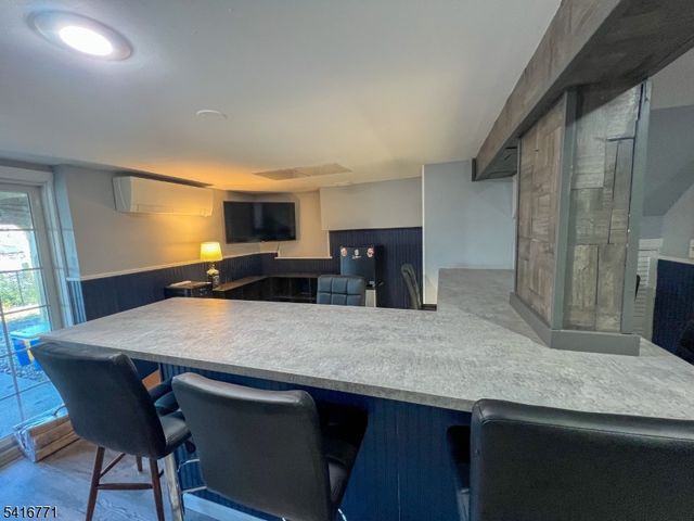 18 Hover Dr, Mount Arlington Boro, NJ 07856