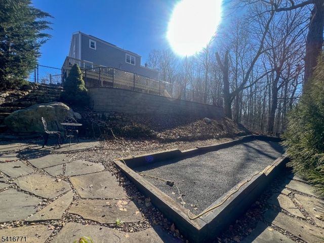 18 Hover Dr, Mount Arlington Boro, NJ 07856