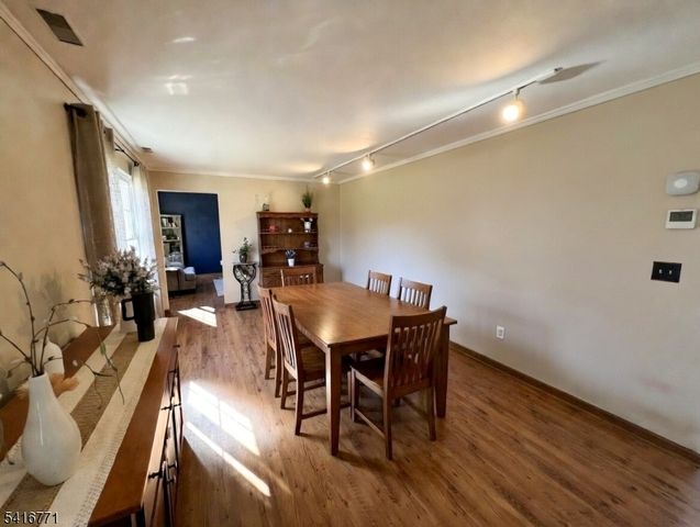 18 Hover Dr, Mount Arlington Boro, NJ 07856