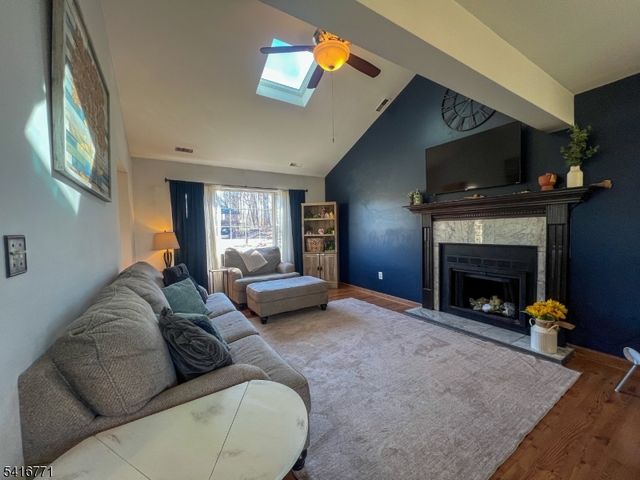 18 Hover Dr, Mount Arlington Boro, NJ 07856