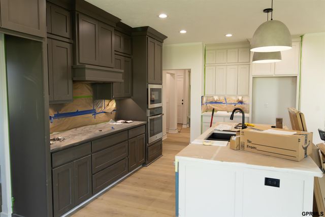 21126 Arlington Street, Elkhorn, NE 68022