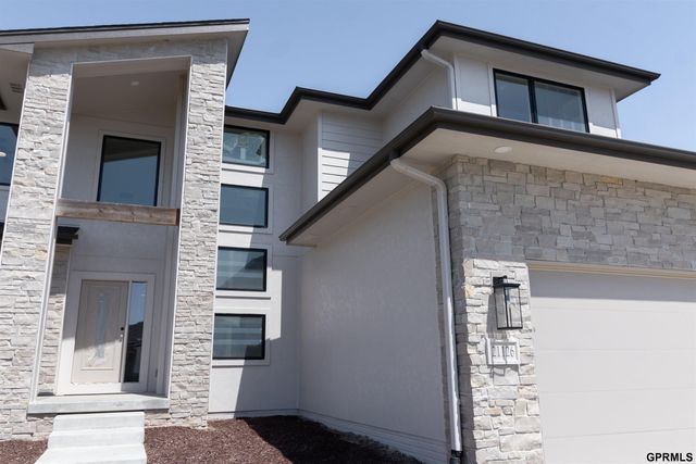 21126 Arlington Street, Elkhorn, NE 68022