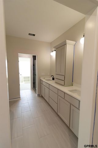 21126 Arlington Street, Elkhorn, NE 68022