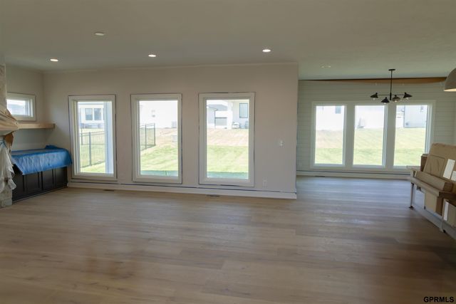21126 Arlington Street, Elkhorn, NE 68022