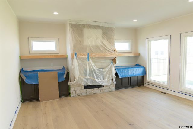 21126 Arlington Street, Elkhorn, NE 68022