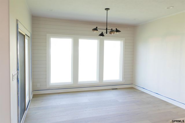 21126 Arlington Street, Elkhorn, NE 68022