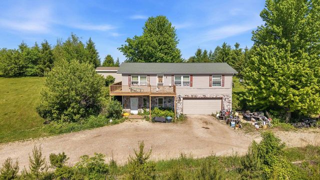 W2012 Racoon Road, Theresa, WI 53091