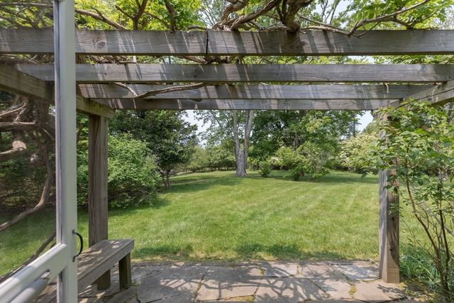 40 Scotchmans Lane, West Tisbury, MA 02575