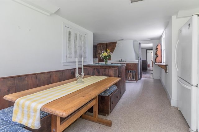 40 Scotchmans Lane, West Tisbury, MA 02575