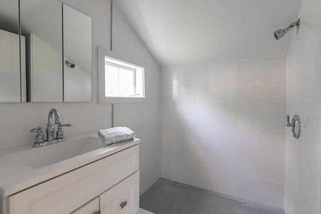 40 Scotchmans Lane, West Tisbury, MA 02575