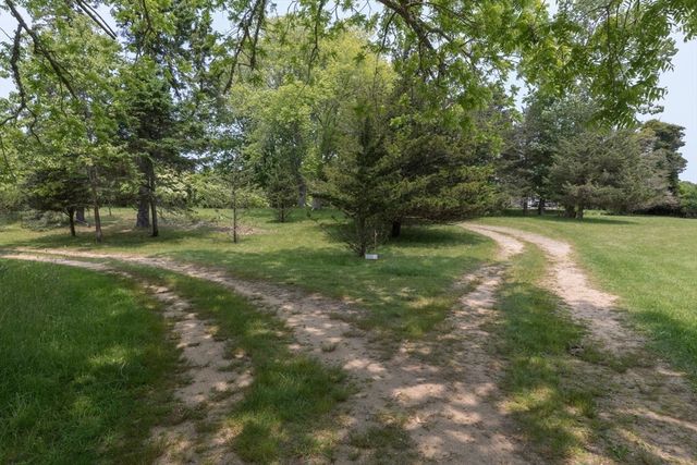 40 Scotchmans Lane, West Tisbury, MA 02575