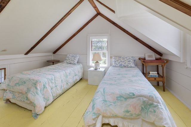 40 Scotchmans Lane, West Tisbury, MA 02575