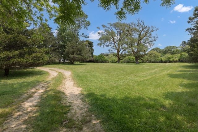 40 Scotchmans Lane, West Tisbury, MA 02575