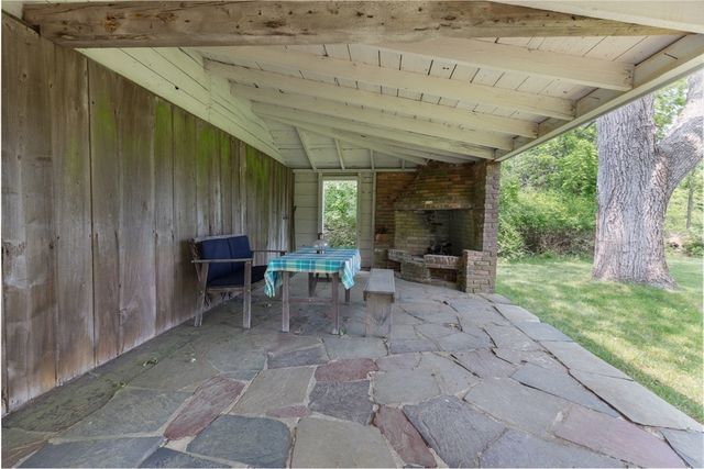 40 Scotchmans Lane, West Tisbury, MA 02575