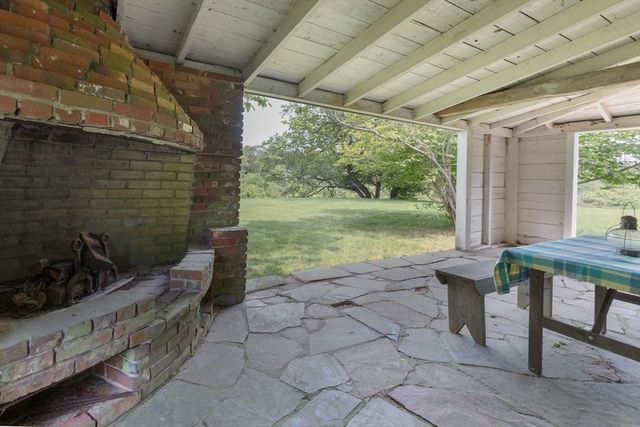 40 Scotchmans Lane, West Tisbury, MA 02575