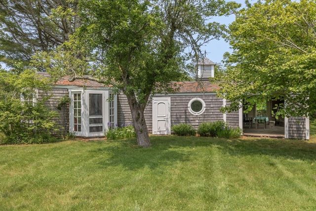 40 Scotchmans Lane, West Tisbury, MA 02575