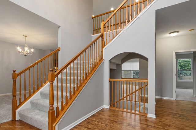 165 Sunflower Lane, Bartlett, IL 60103