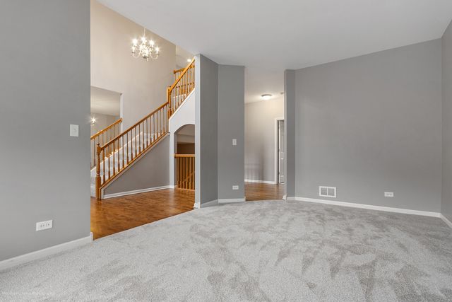 165 Sunflower Lane, Bartlett, IL 60103