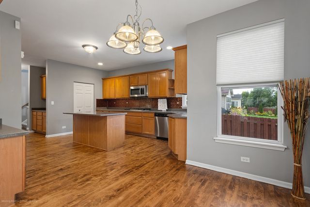 165 Sunflower Lane, Bartlett, IL 60103