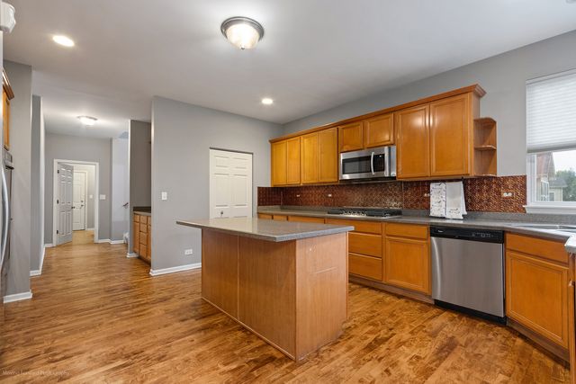 165 Sunflower Lane, Bartlett, IL 60103