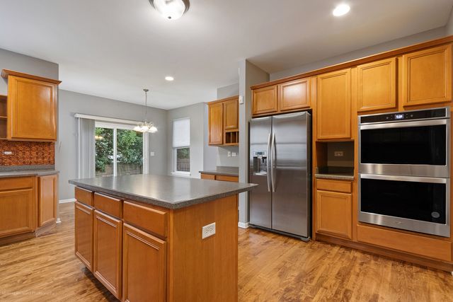 165 Sunflower Lane, Bartlett, IL 60103