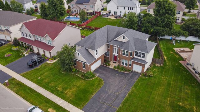 165 Sunflower Lane, Bartlett, IL 60103