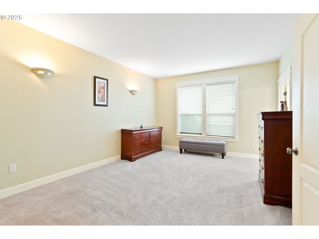 945 CARADON Ct, Salem, OR 97304