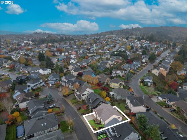 945 CARADON Ct, Salem, OR 97304