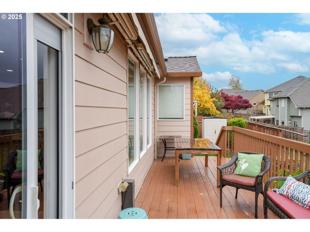 945 CARADON Ct, Salem, OR 97304