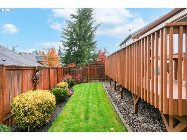 945 CARADON Ct, Salem, OR 97304