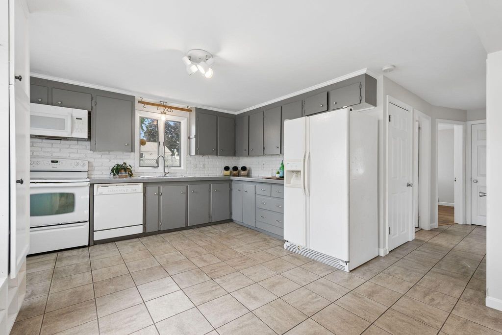 71 Hicks Street, Portland, ME 04103 — photo 4