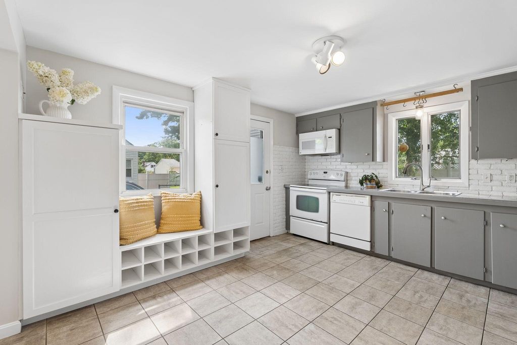 71 Hicks Street, Portland, ME 04103 — photo 5