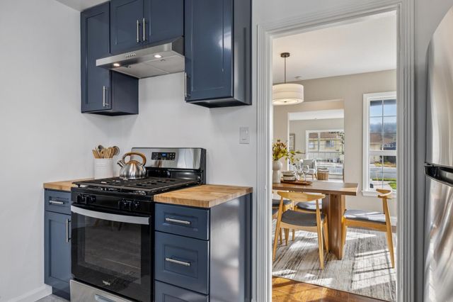 663 40Th St, Richmond, CA 94805