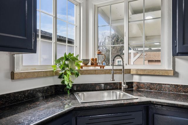 663 40Th St, Richmond, CA 94805