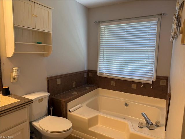 6937 NC Highway 66 S, King, NC 27021